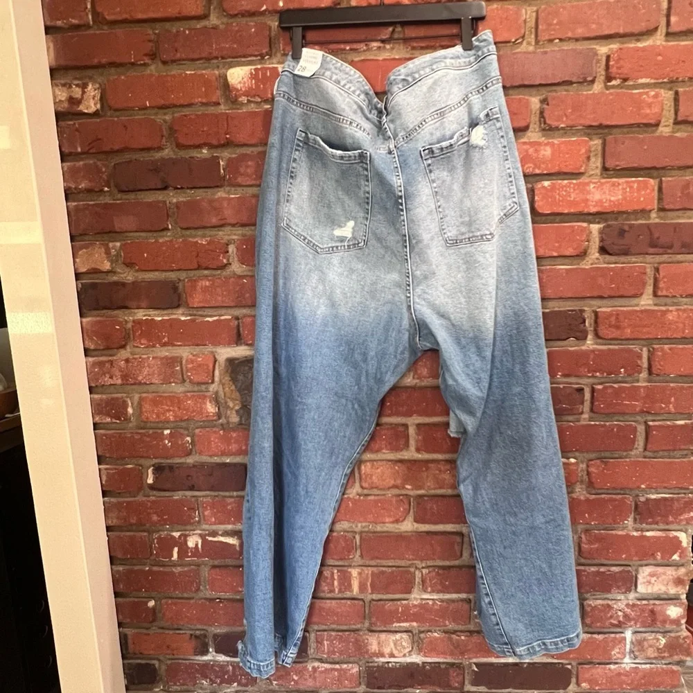 NWT Lane Bryant Distressed High Rise Classic Straight Leg Signature Fit Jeans 28